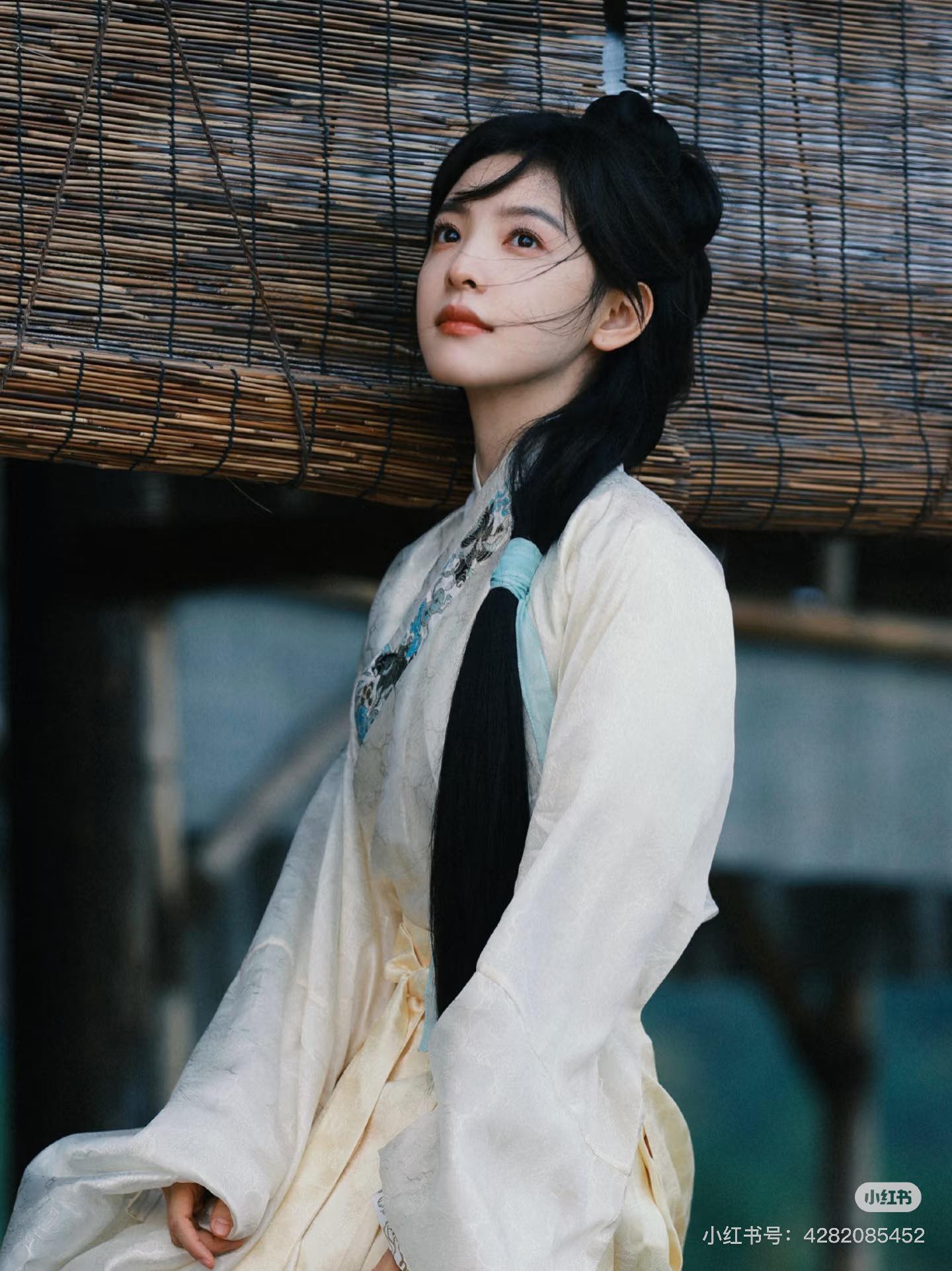 Thiên Kim Thấy Đạn Mạc, Cả Nhà Chịu Nghiệp Báo